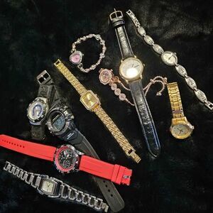 Resellers lot of working watches #103R.
